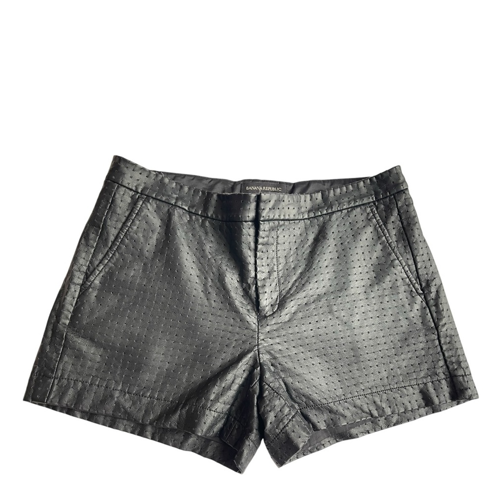 🖤 Banana Republic Black Leather Shorts – Size 4 – Chic & Edgy 🖤